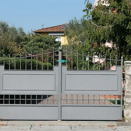 Casa de hóspedes Casa Cacina-affittacamere Lido di Camaiore