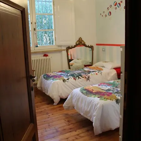 Casa Cacina-affittacamere * Lido di Camaiore